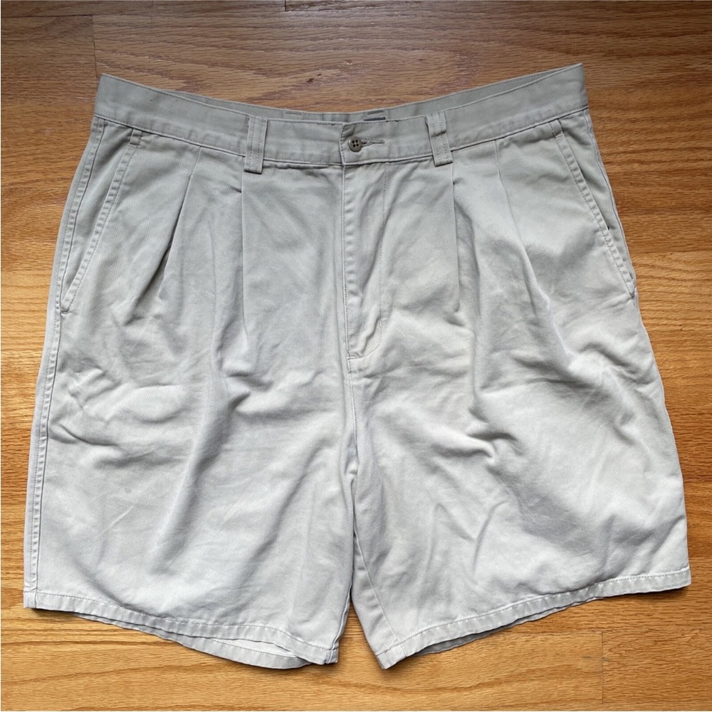 Vintage GAP MEN 35 khaki shorts pleated tan beige chino cotton Classic Pockets